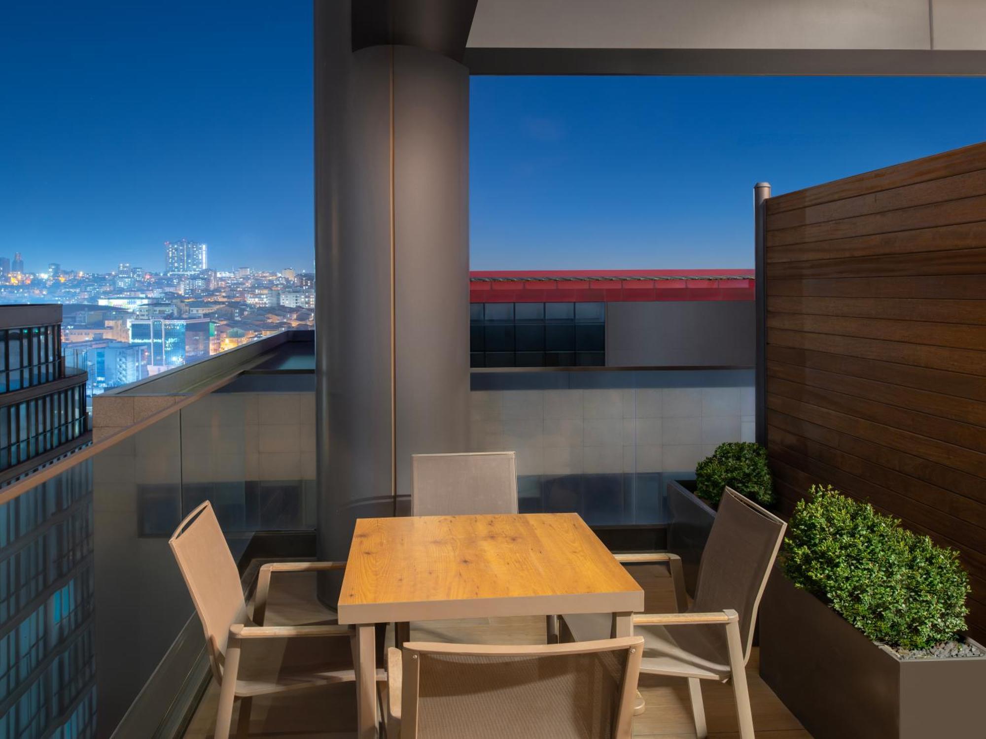 Movenpick Living Istanbul West Hotel ภายนอก รูปภาพ