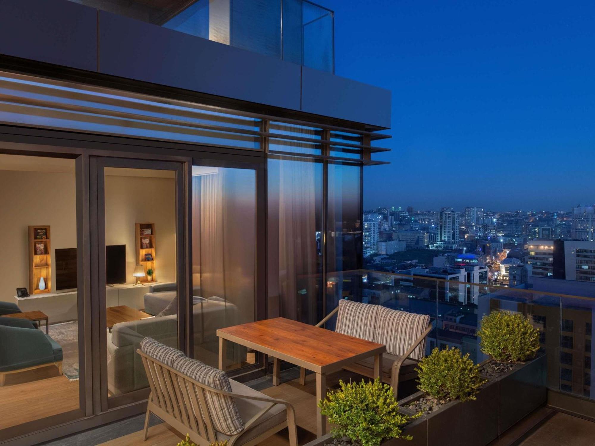 Movenpick Living Istanbul West Hotel ภายนอก รูปภาพ