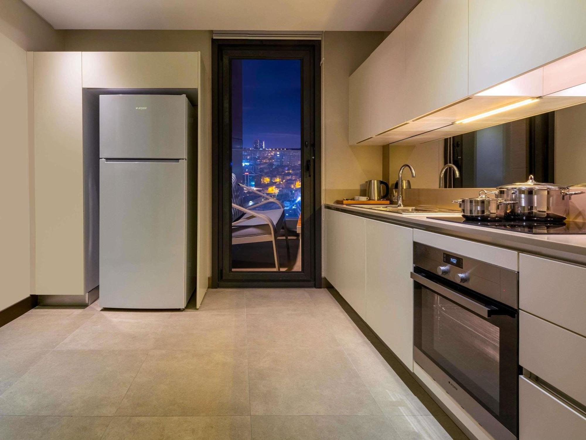 Movenpick Living Istanbul West Hotel ภายนอก รูปภาพ
