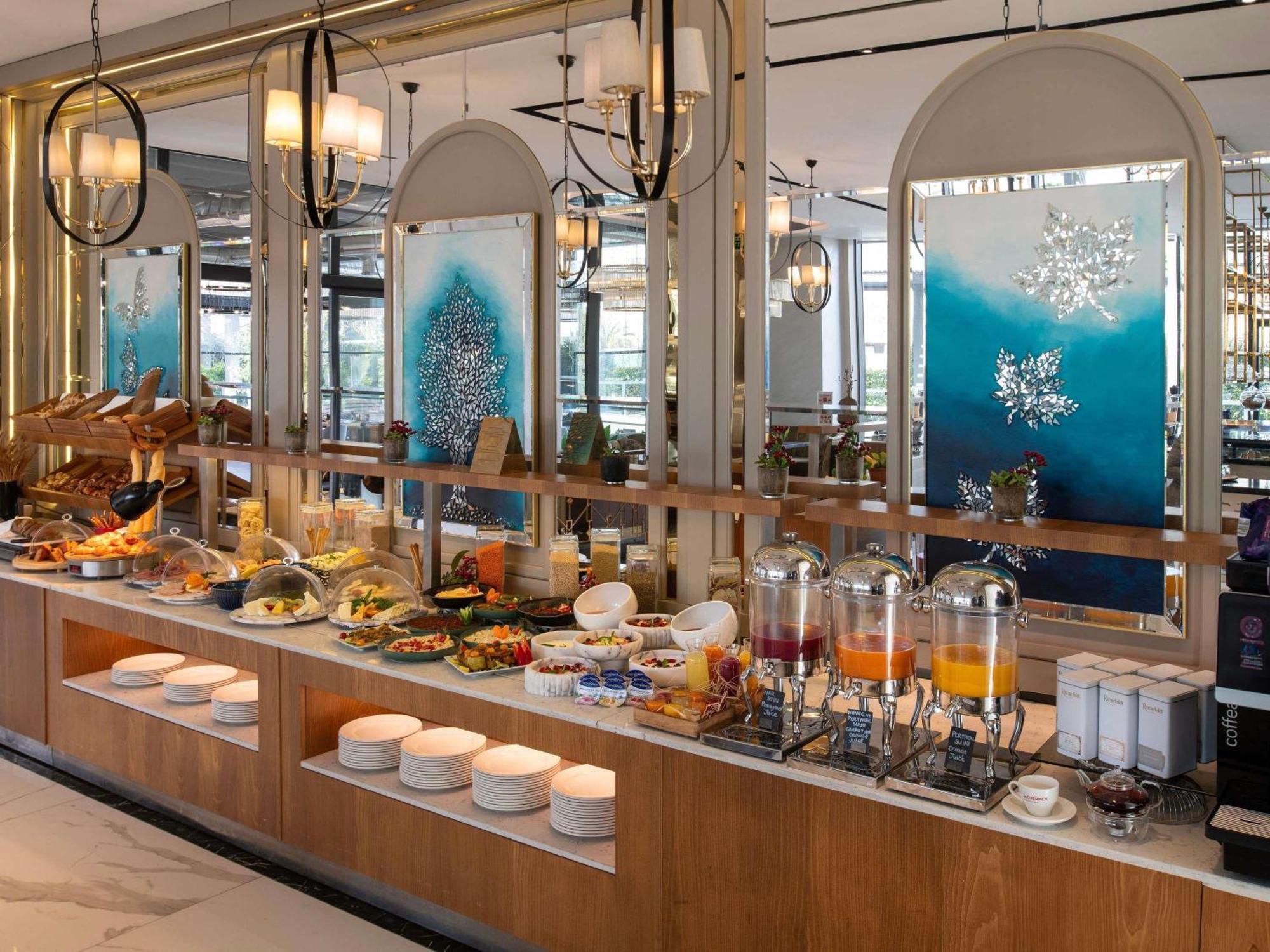 Movenpick Living Istanbul West Hotel ภายนอก รูปภาพ