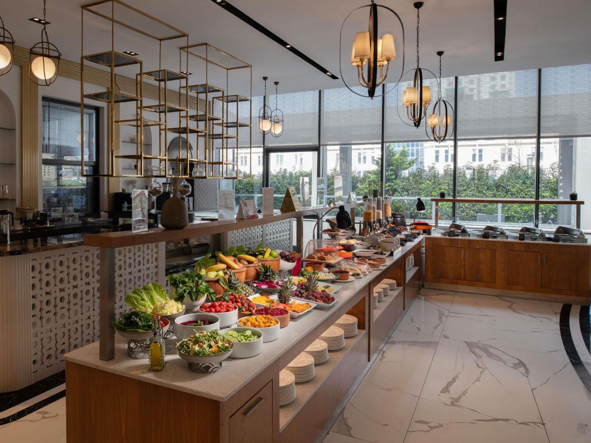 Movenpick Living Istanbul West Hotel ภายนอก รูปภาพ