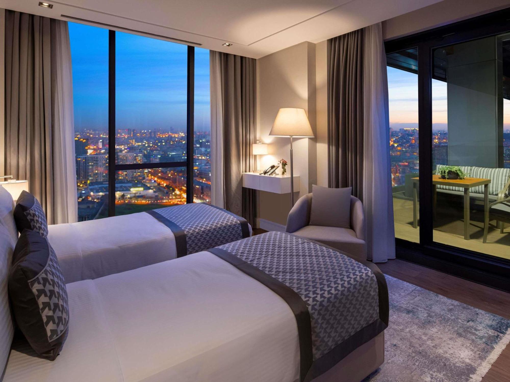 Movenpick Living Istanbul West Hotel ภายนอก รูปภาพ