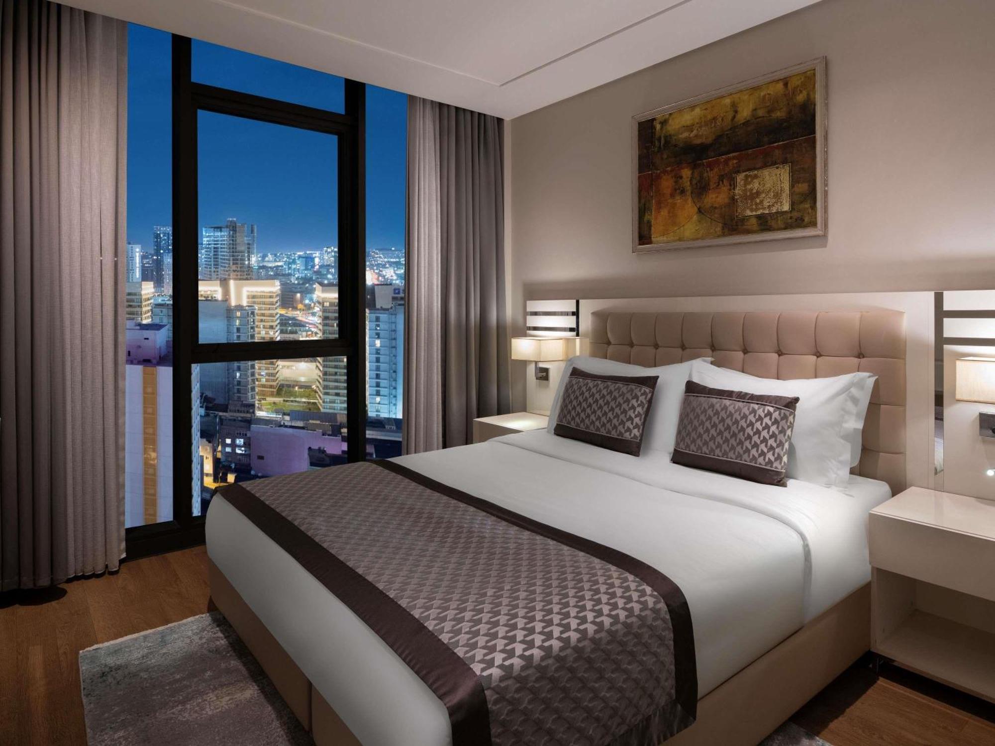 Movenpick Living Istanbul West Hotel ภายนอก รูปภาพ