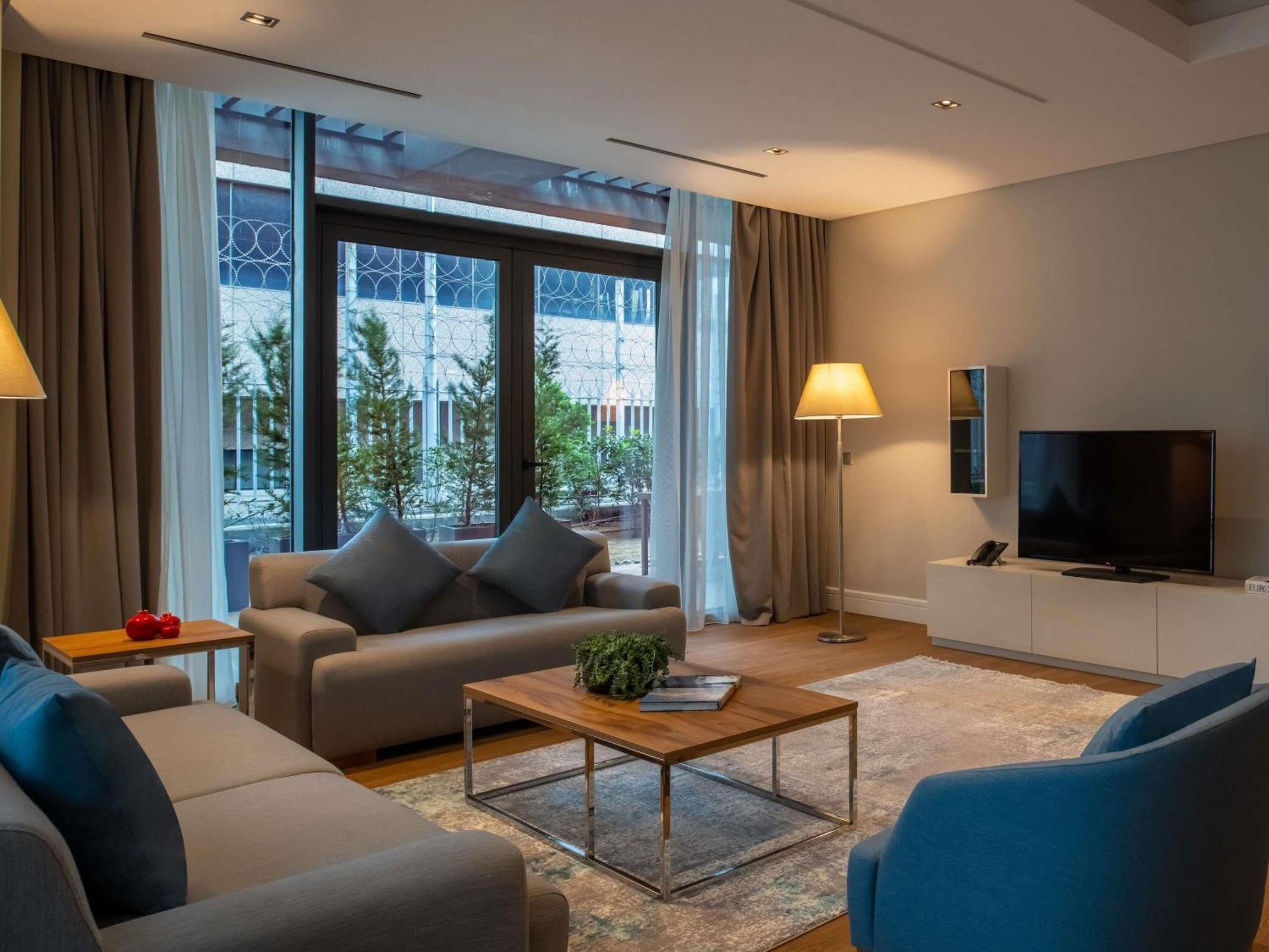 Movenpick Living Istanbul West Hotel ภายนอก รูปภาพ