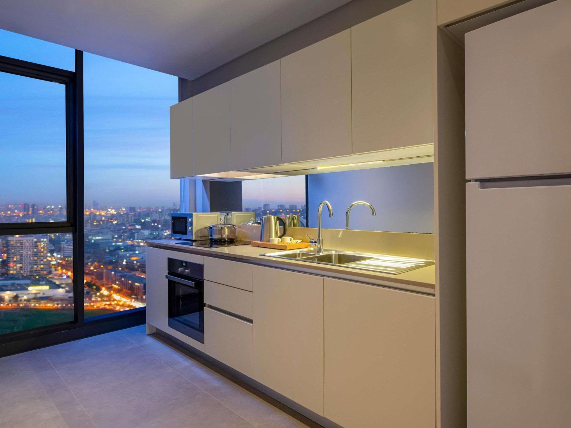 Movenpick Living Istanbul West Hotel ภายนอก รูปภาพ