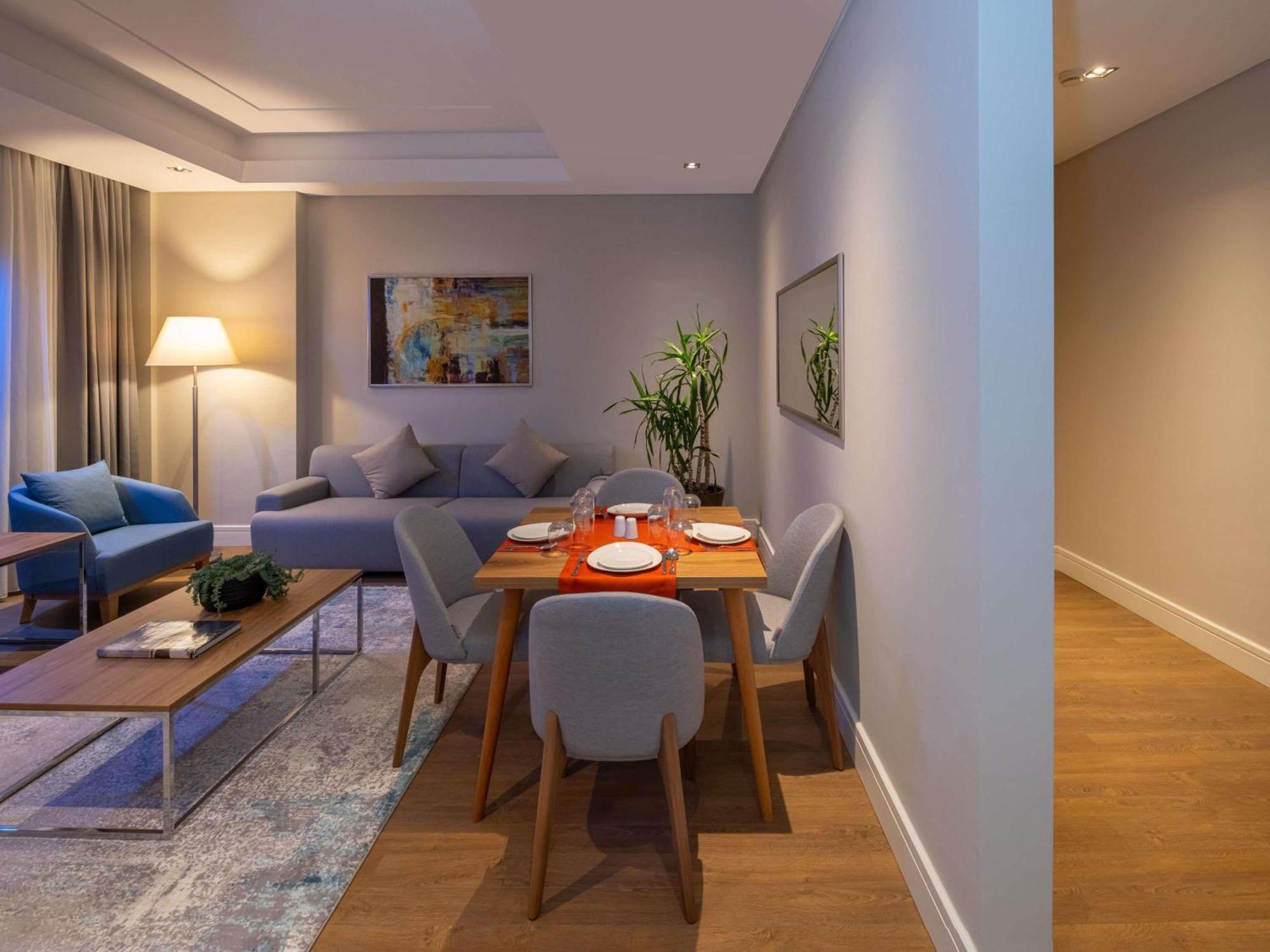 Movenpick Living Istanbul West Hotel ภายนอก รูปภาพ